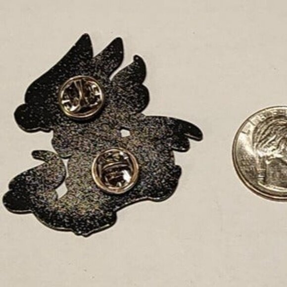 Toon Shiny Charizard Enamel Pin - Vibrant Pokemon Inspired Collectible - Picture 6 of 6